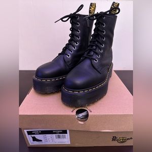 Dr. Martens Jadon III Pisa size 9